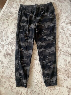 Women’s Black/Grey Camo Jogger Pants - Eddie Bauer Ascent | size 10